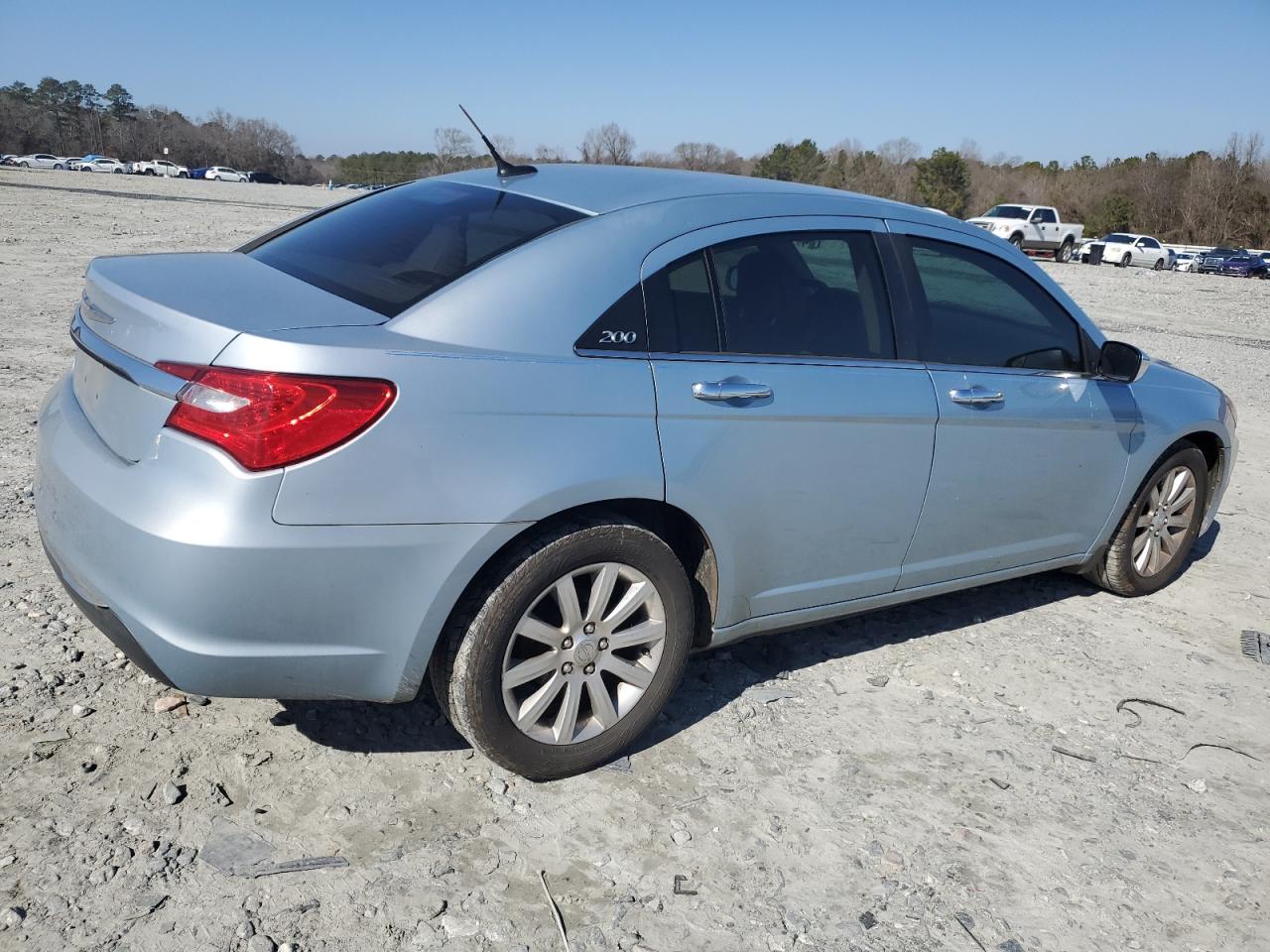 2013 Chrysler 200 - Image 3
