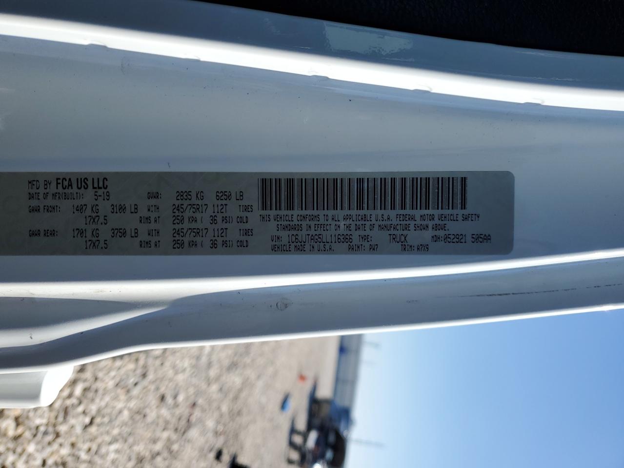 2020 Jeep Gladiator - Image 15