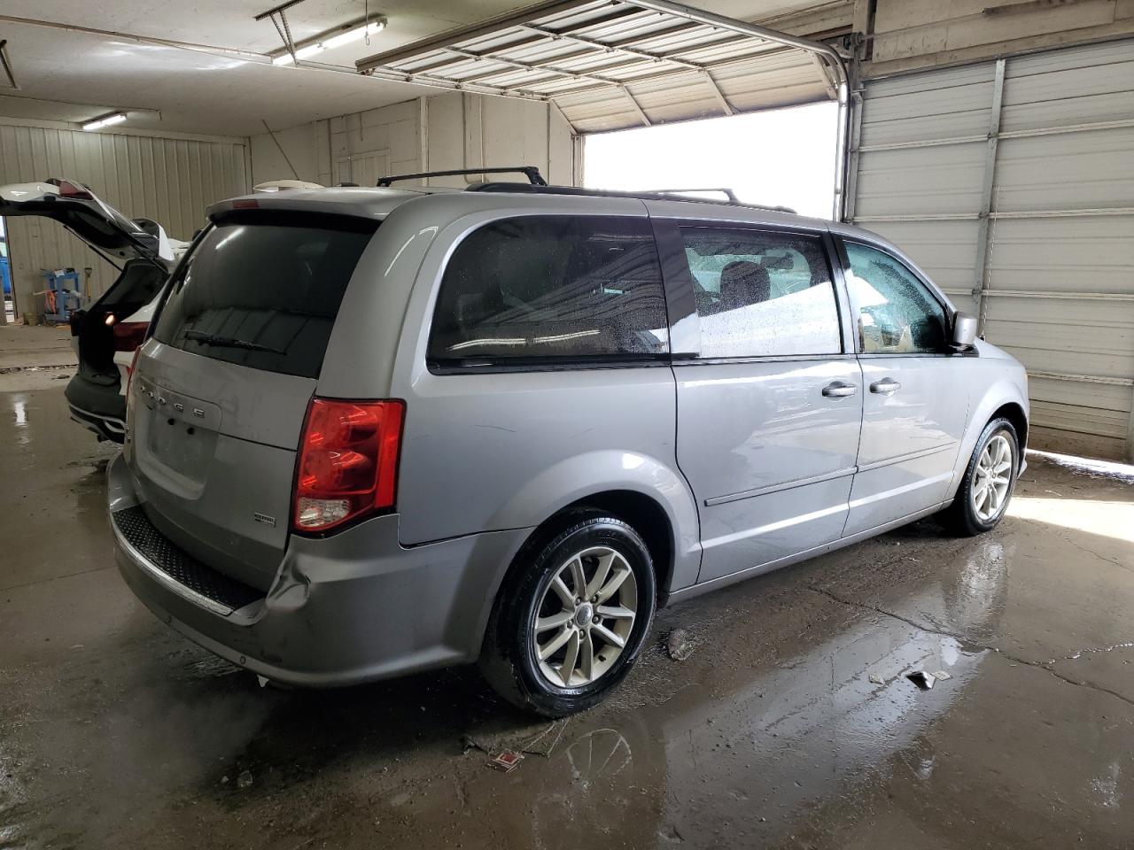 2013 Dodge Caravan - Image 3