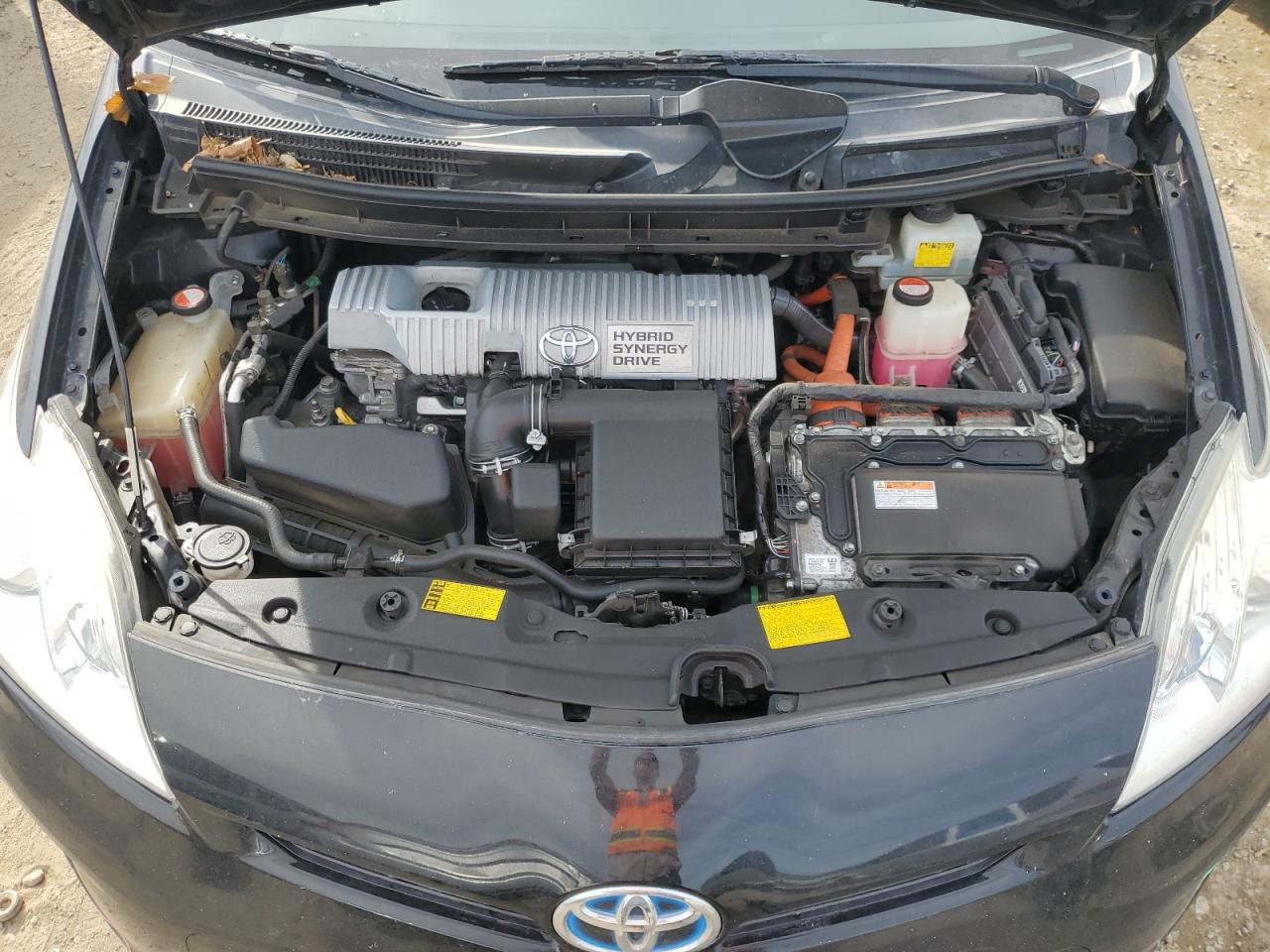 2015 Toyota Prius - Image 12