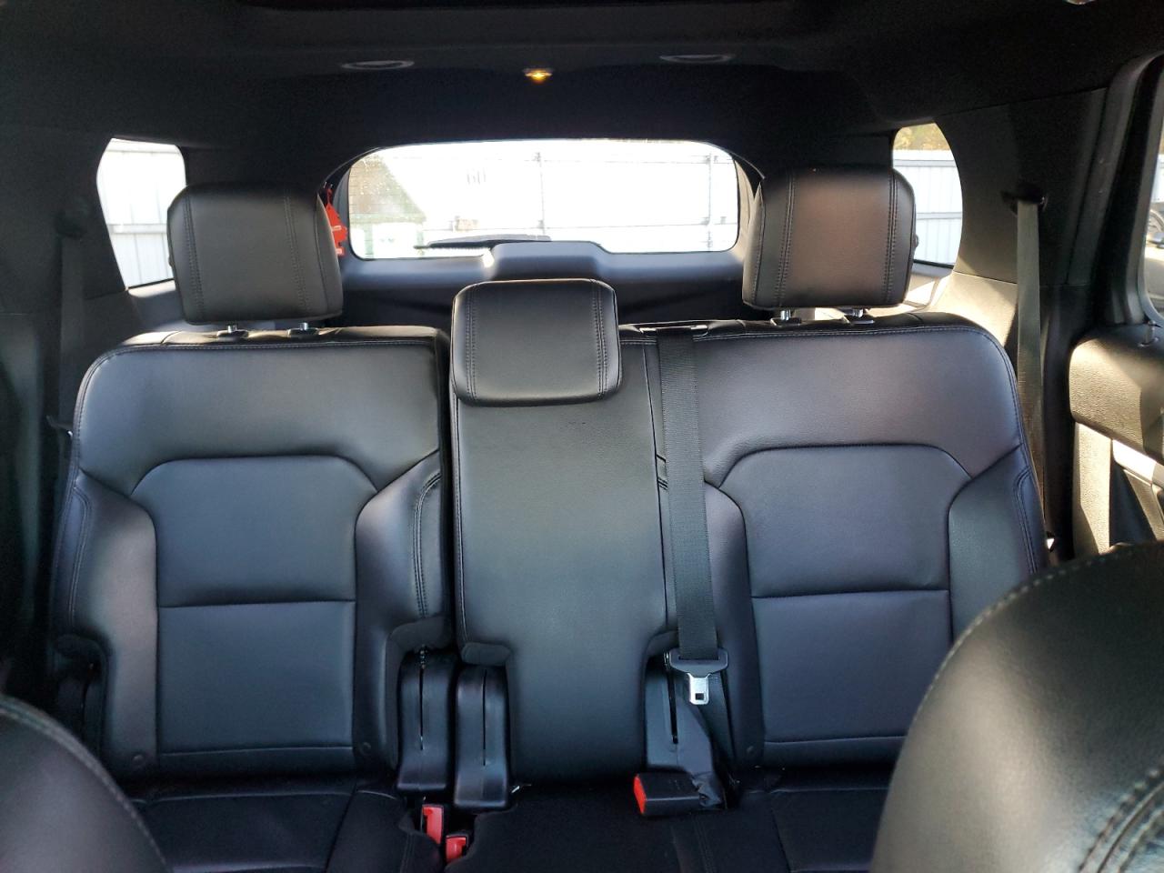 2017 Ford Explorer - Image 10