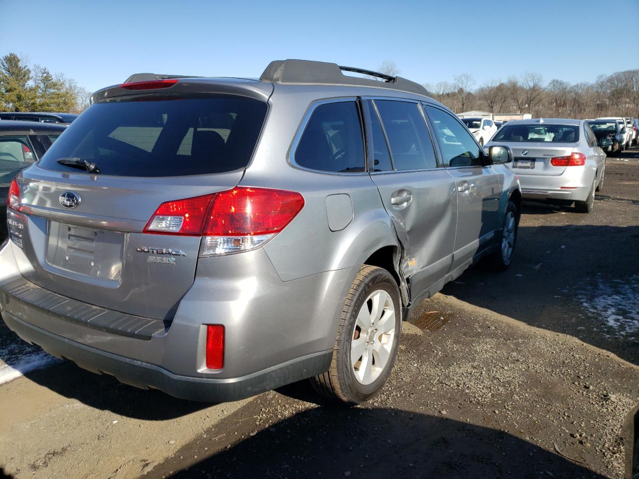 2010 Subaru Outback - Image 3