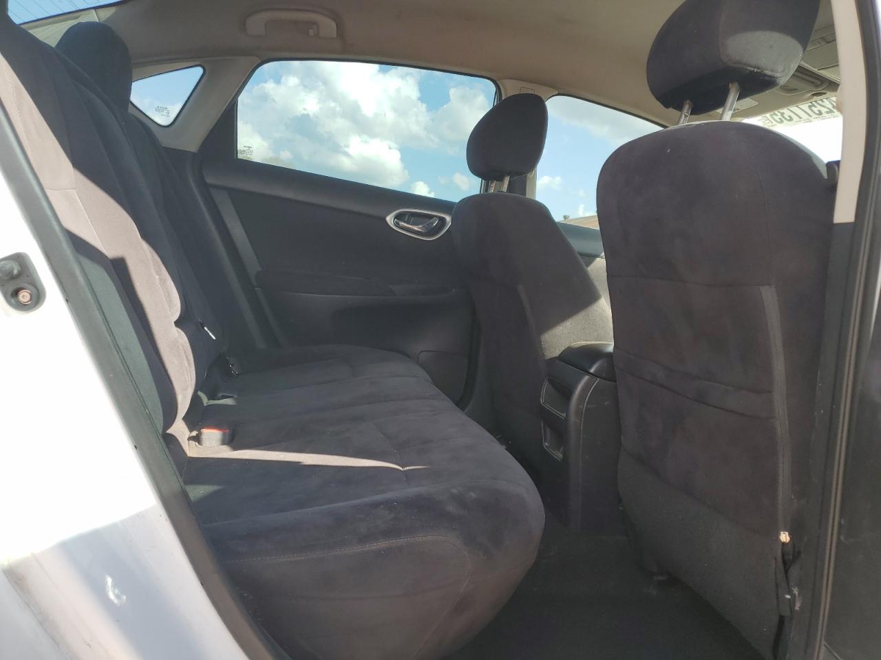 2013 Nissan Sentra - Image 10