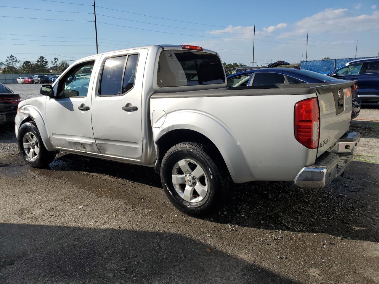 2013 Nissan Navara (Frontier) - Image 2