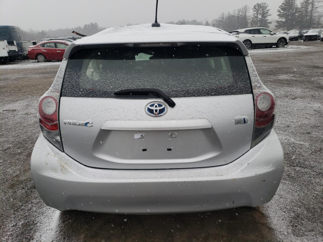 2014 Toyota Prius - Image 6