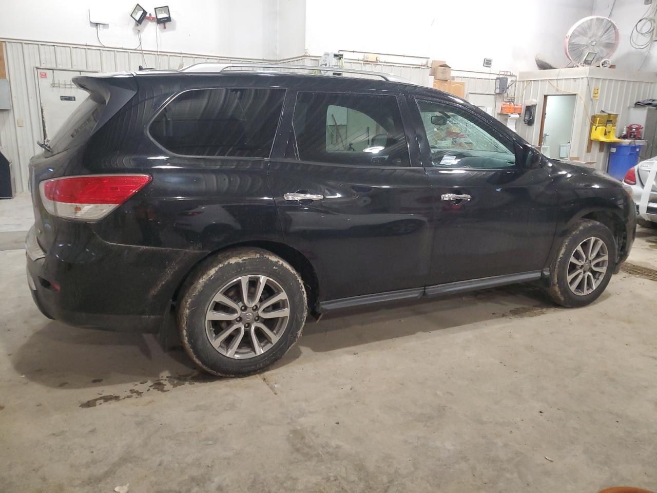 2015 Nissan Pathfinder - Image 3