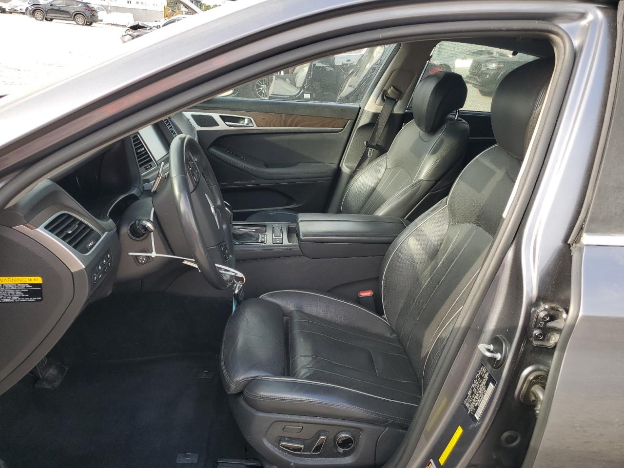 2015 Hyundai Genesis - Image 7