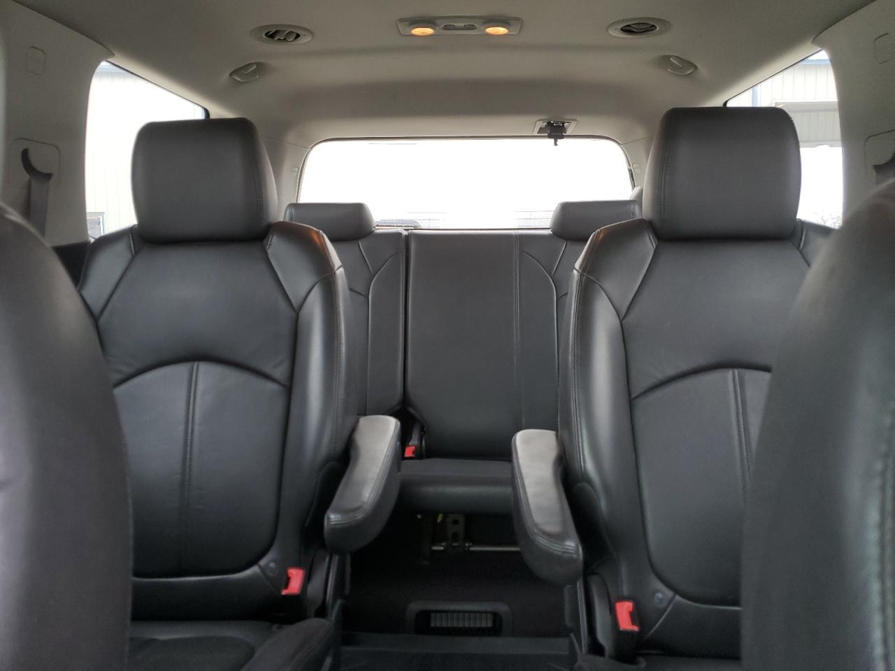 2011 GMC Acadia - Image 10