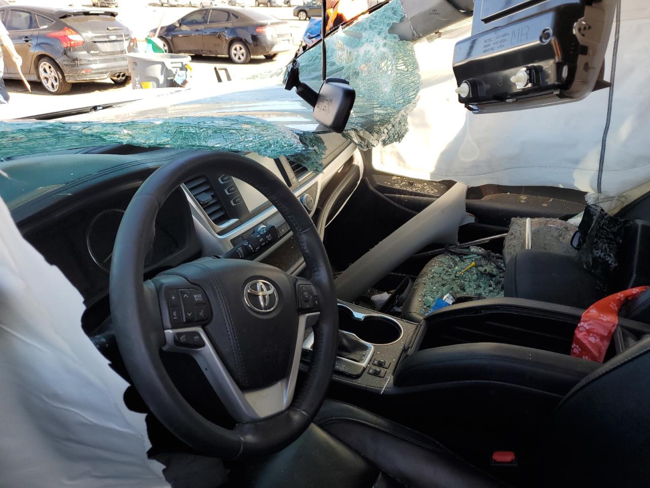 2015 Toyota Highlander - Image 8
