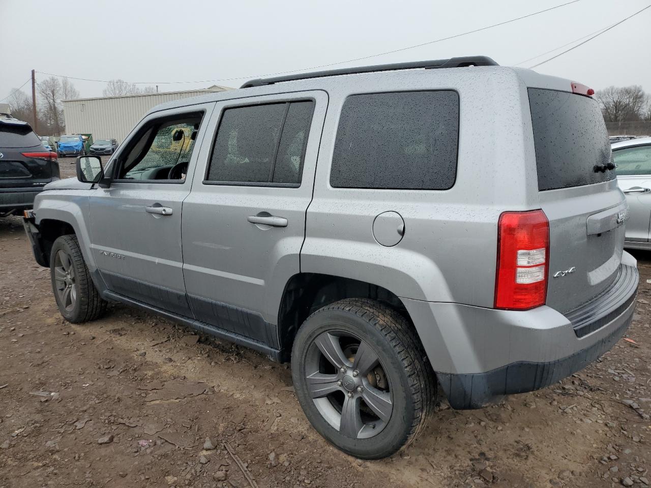 2015 Jeep Liberty (Patriot) - Image 2