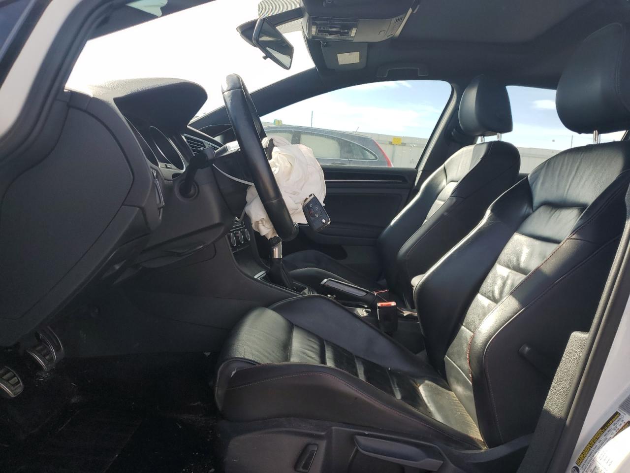 2015 Volkswagen GTI - Image 7