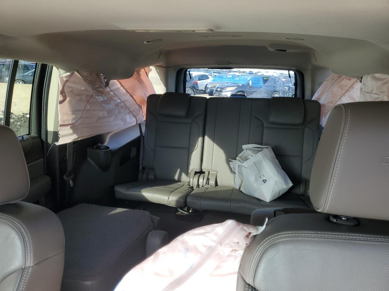 2017 GMC Yukon - Image 10