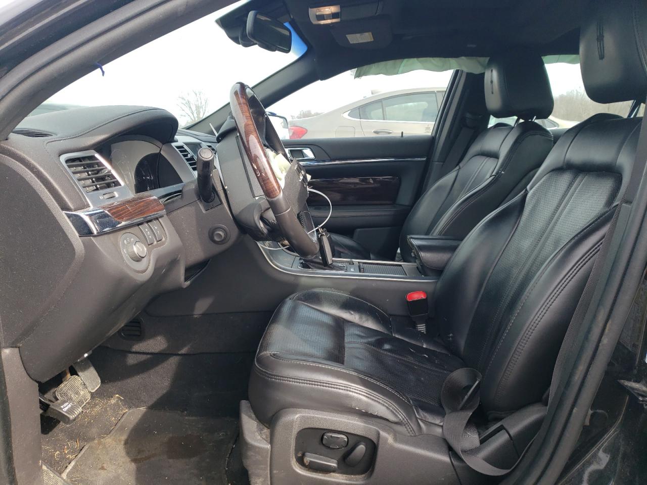 2011 Lincoln MKS - Image 7
