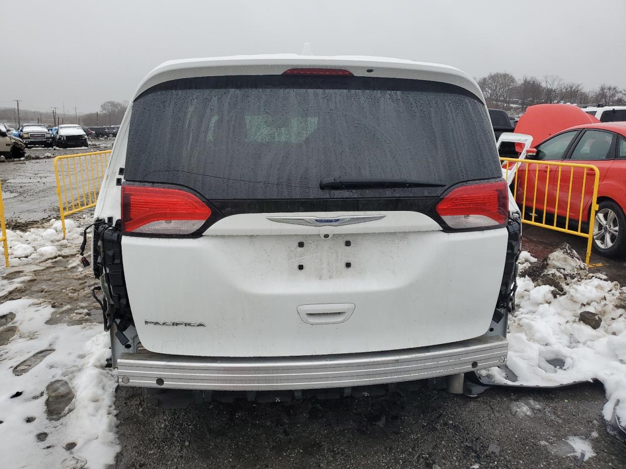 2018 Chrysler Pacifica - Image 6