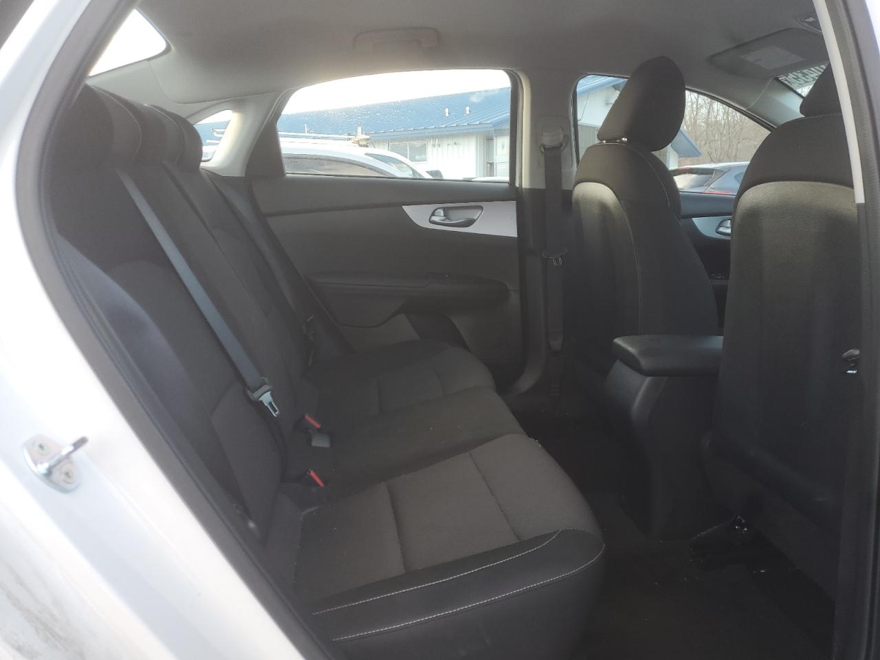 2024 Kia Forte - Image 10