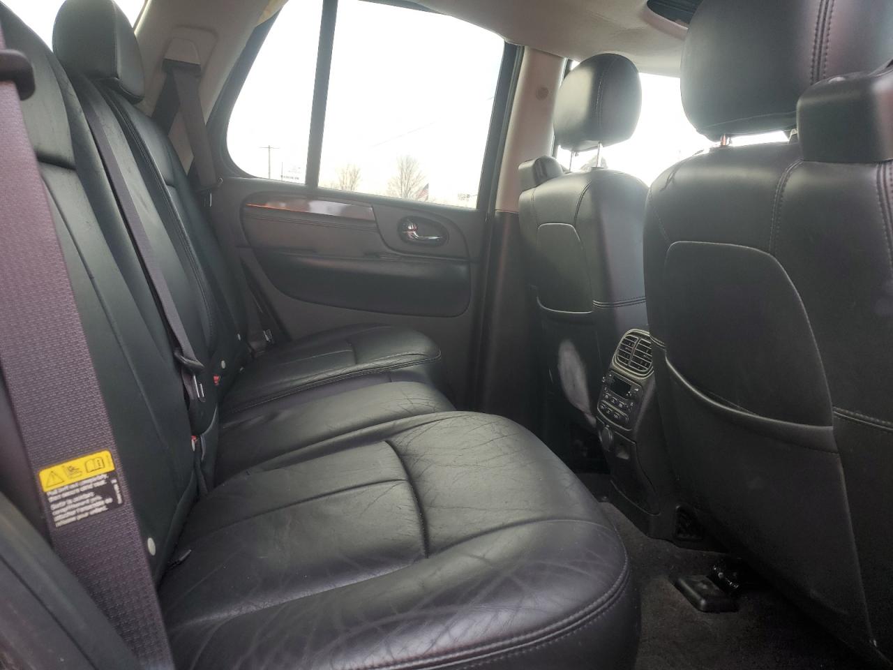 2005 GMC Envoy - Image 10