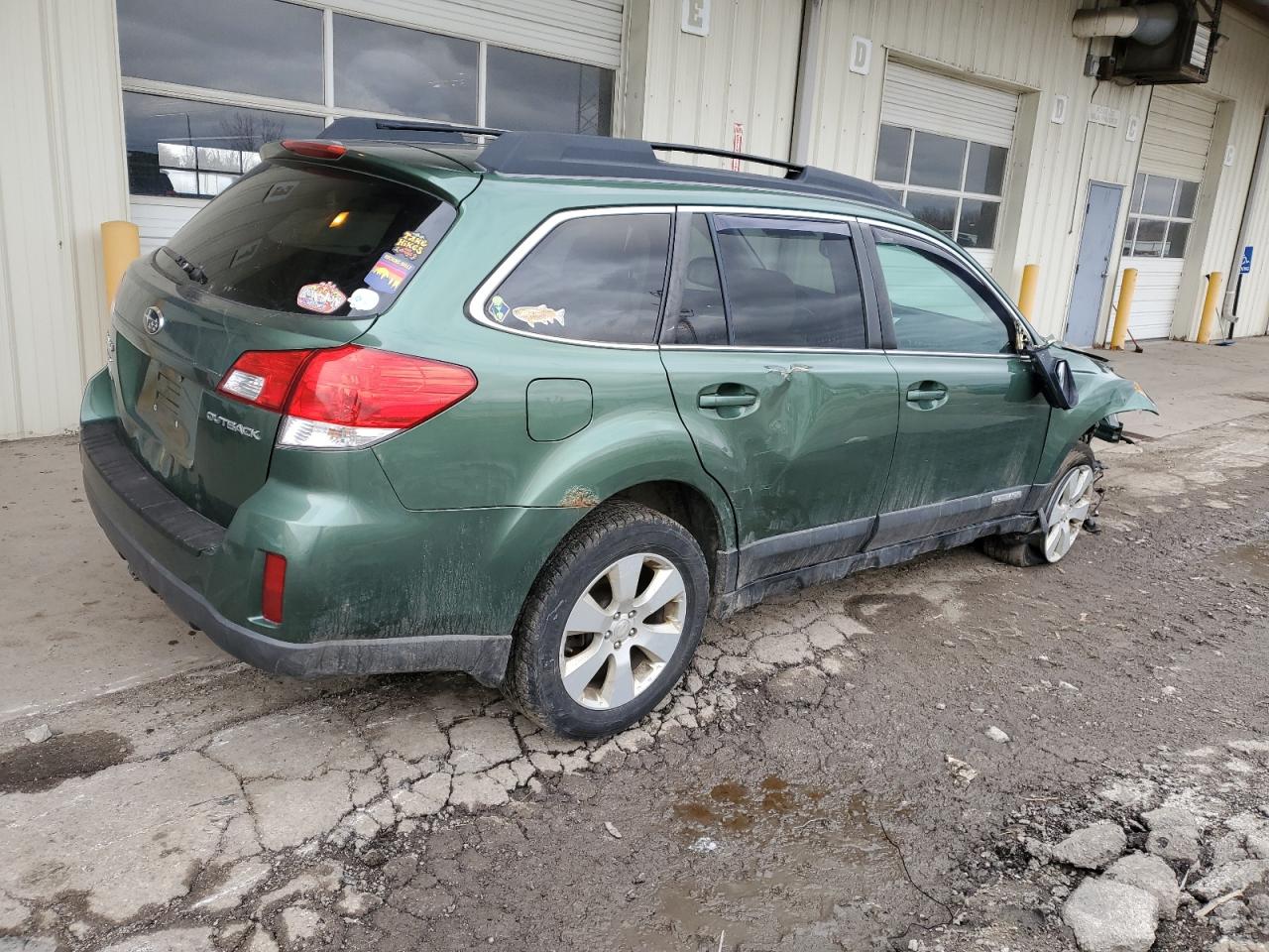 2010 Subaru Outback - Image 3