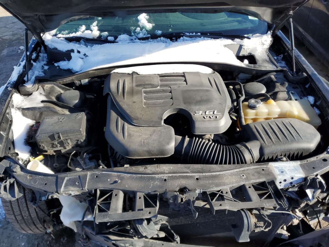 2015 Chrysler 300 - Image 11