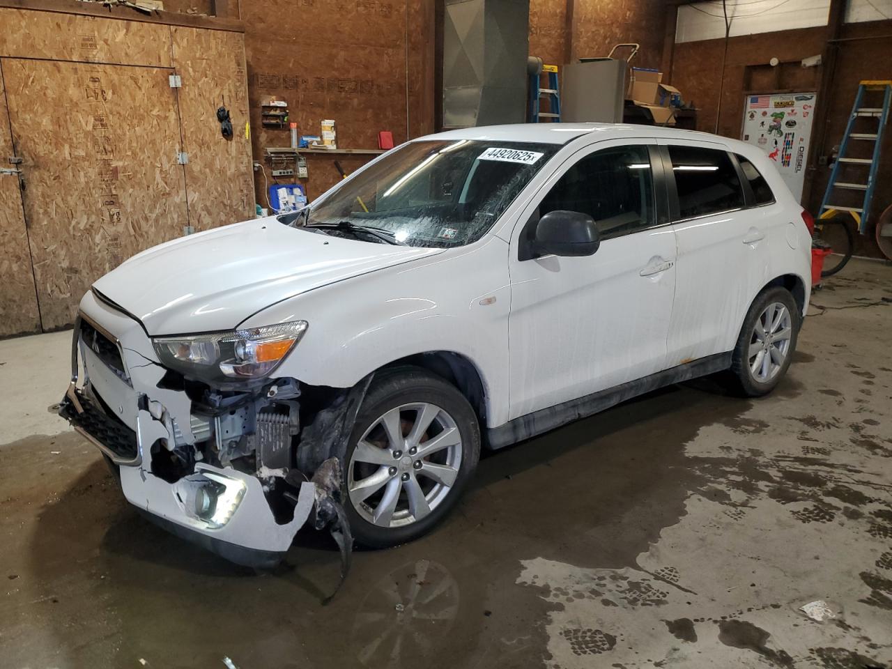 2015 Mitsubishi Outlander - Image 1