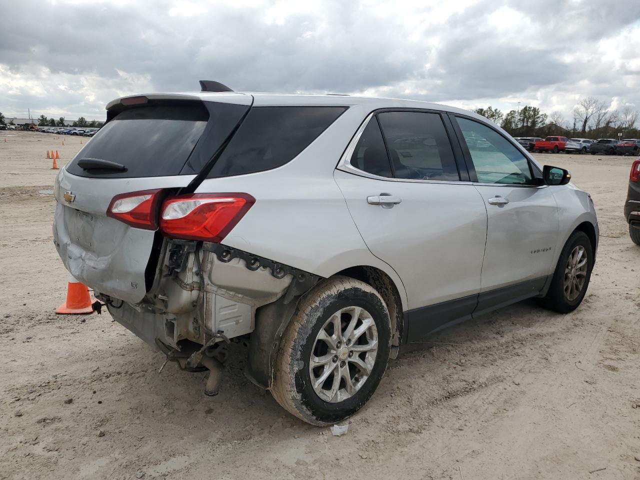 2018 Chevrolet Equinox - Image 3