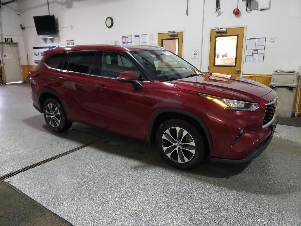 2020 Toyota Highlander - Image 4