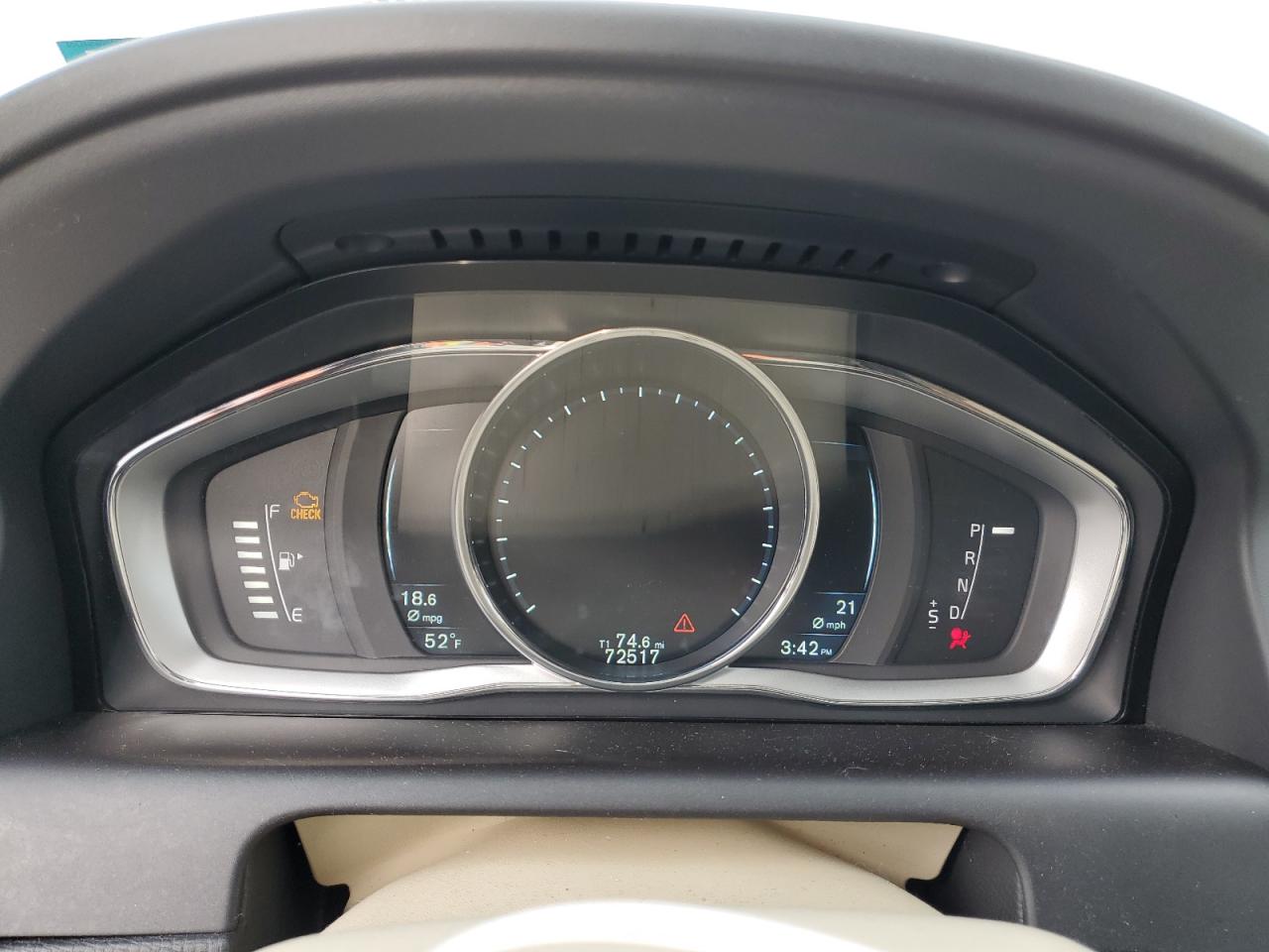 2015 Volvo XC60 - Image 9