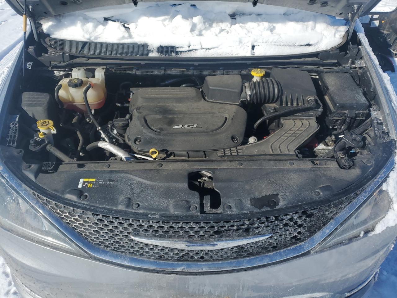 2018 Chrysler Pacifica - Image 13