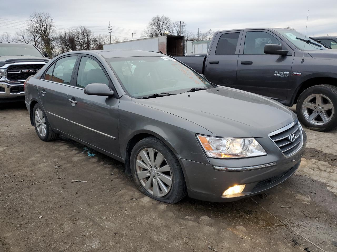 2009 Hyundai Sonata - Image 4