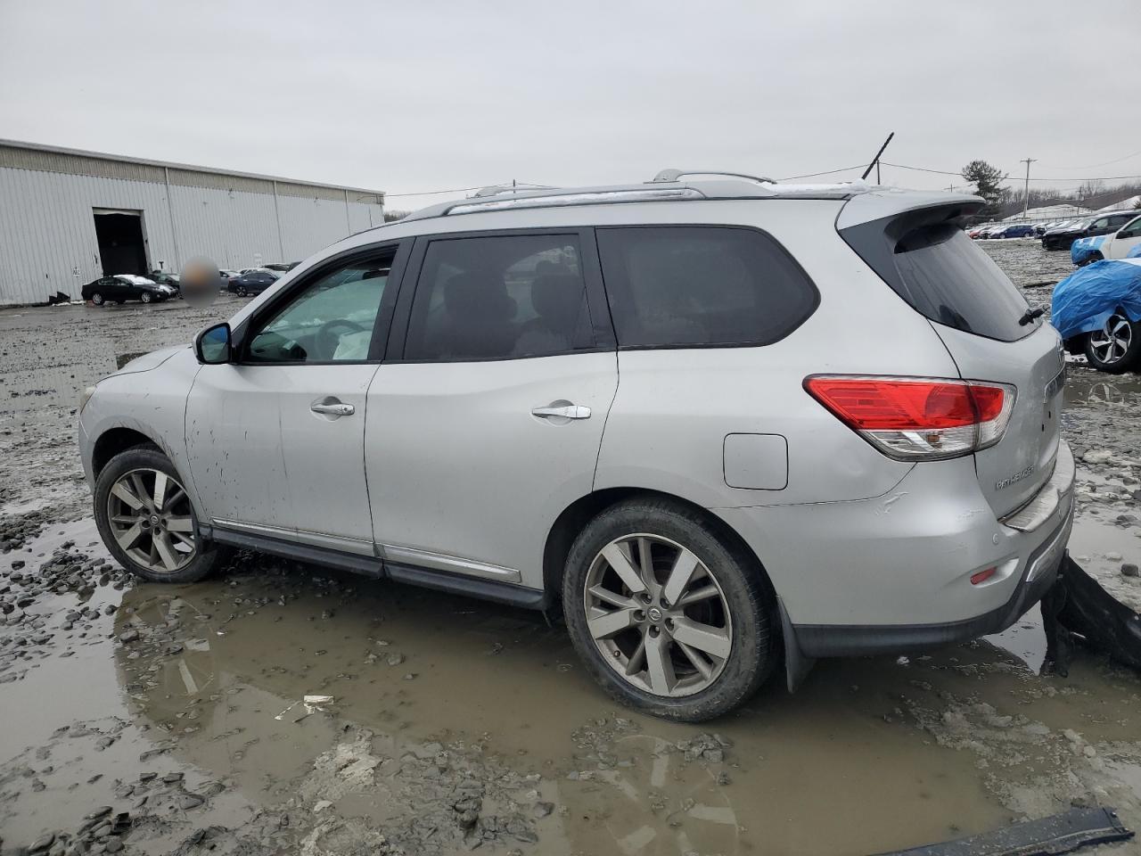 2014 Nissan Pathfinder - Image 2
