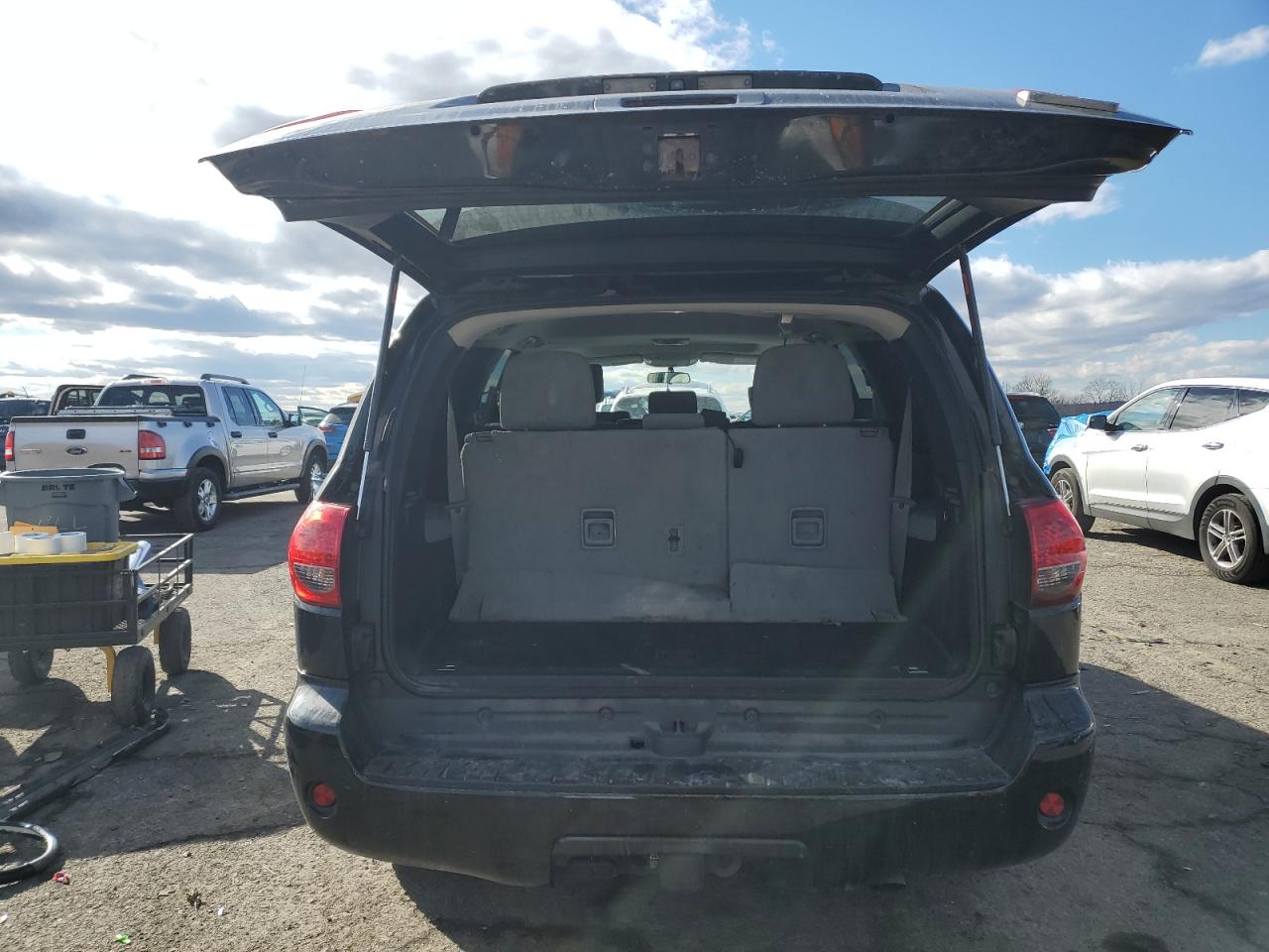 2013 Toyota Sequoia - Image 6