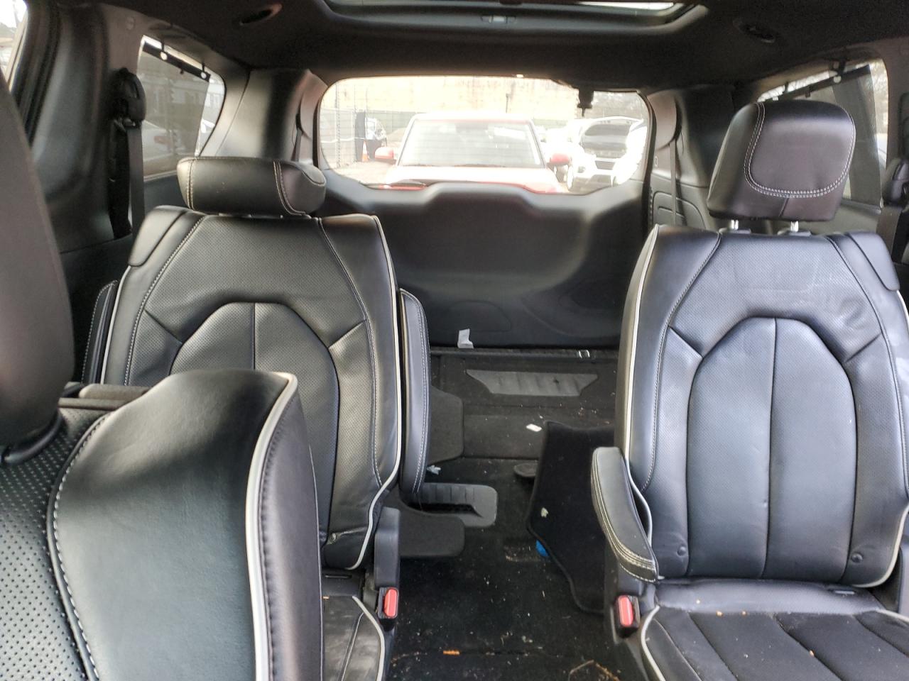 2020 Chrysler Pacifica - Image 10