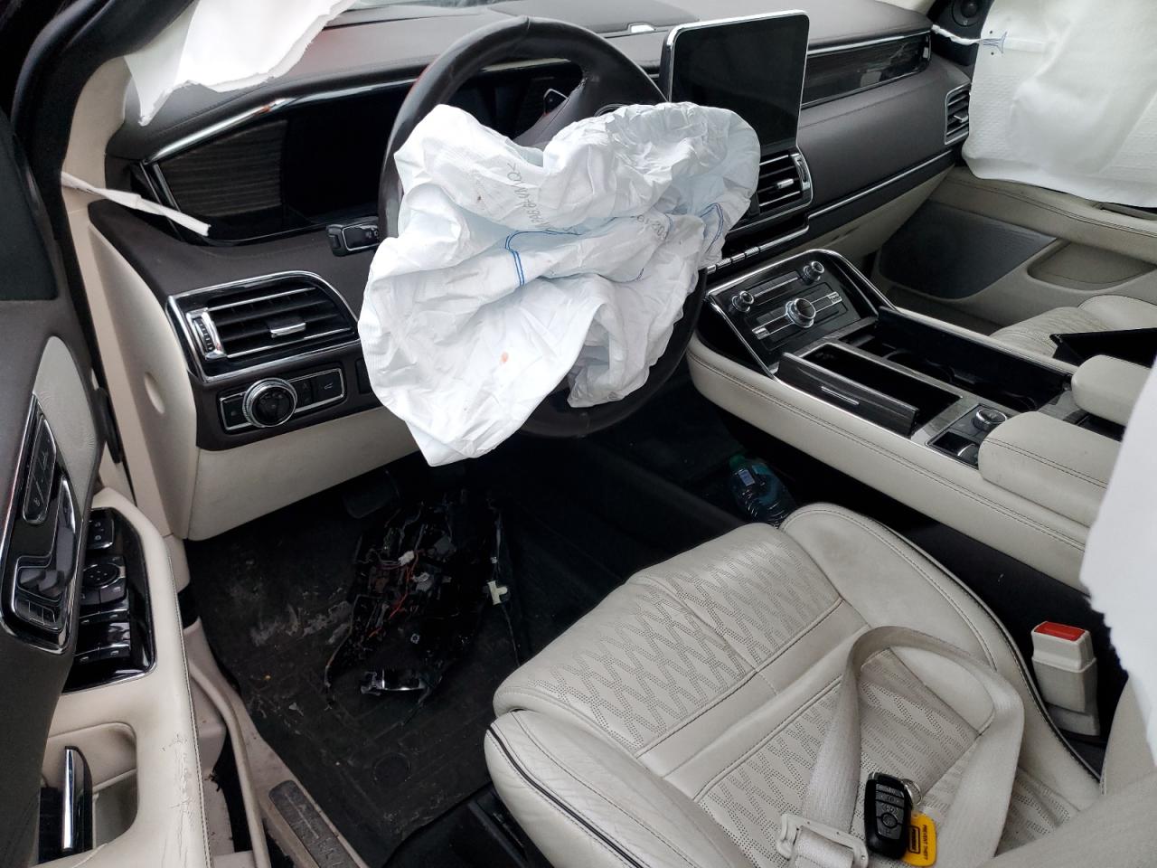 2021 Lincoln Navigator - Image 8