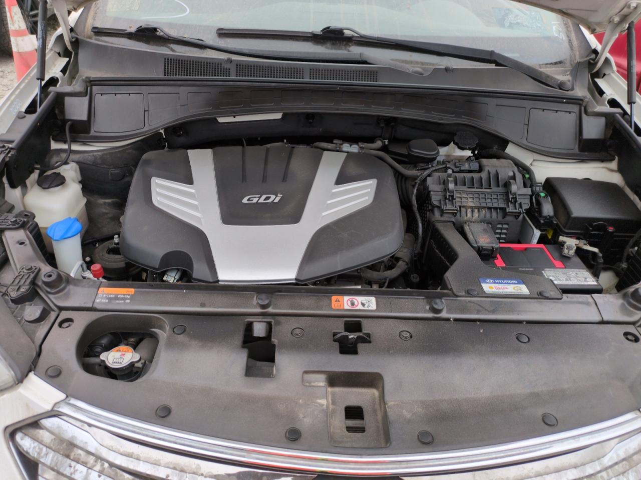 2015 Hyundai Santa Fe - Image 11