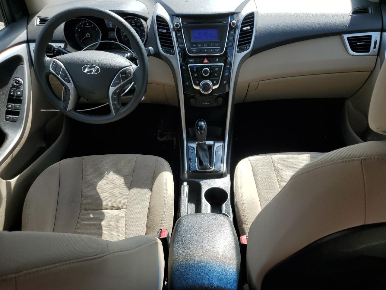 2015 Hyundai Elantra - Image 8