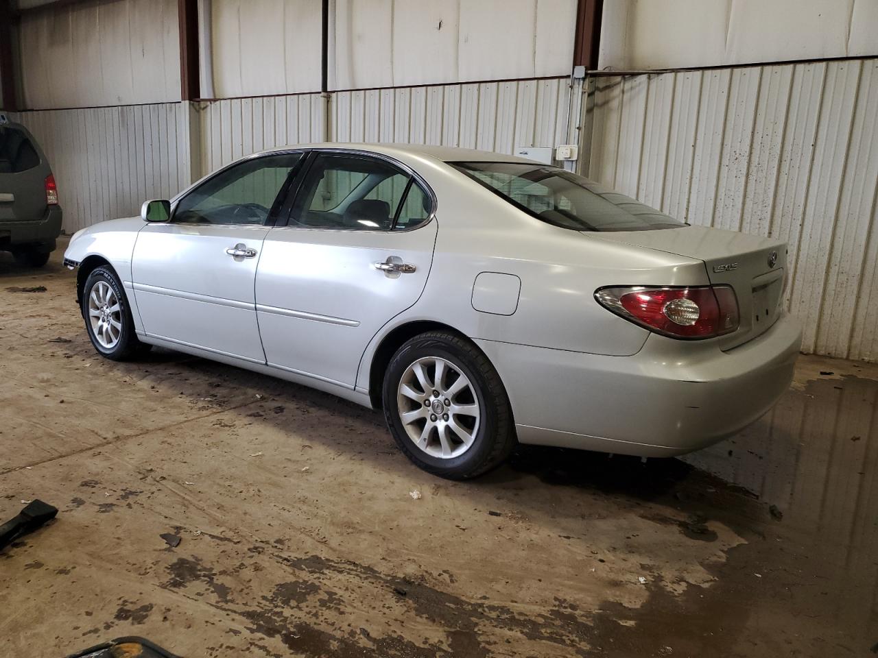 2003 Lexus ES - Image 2