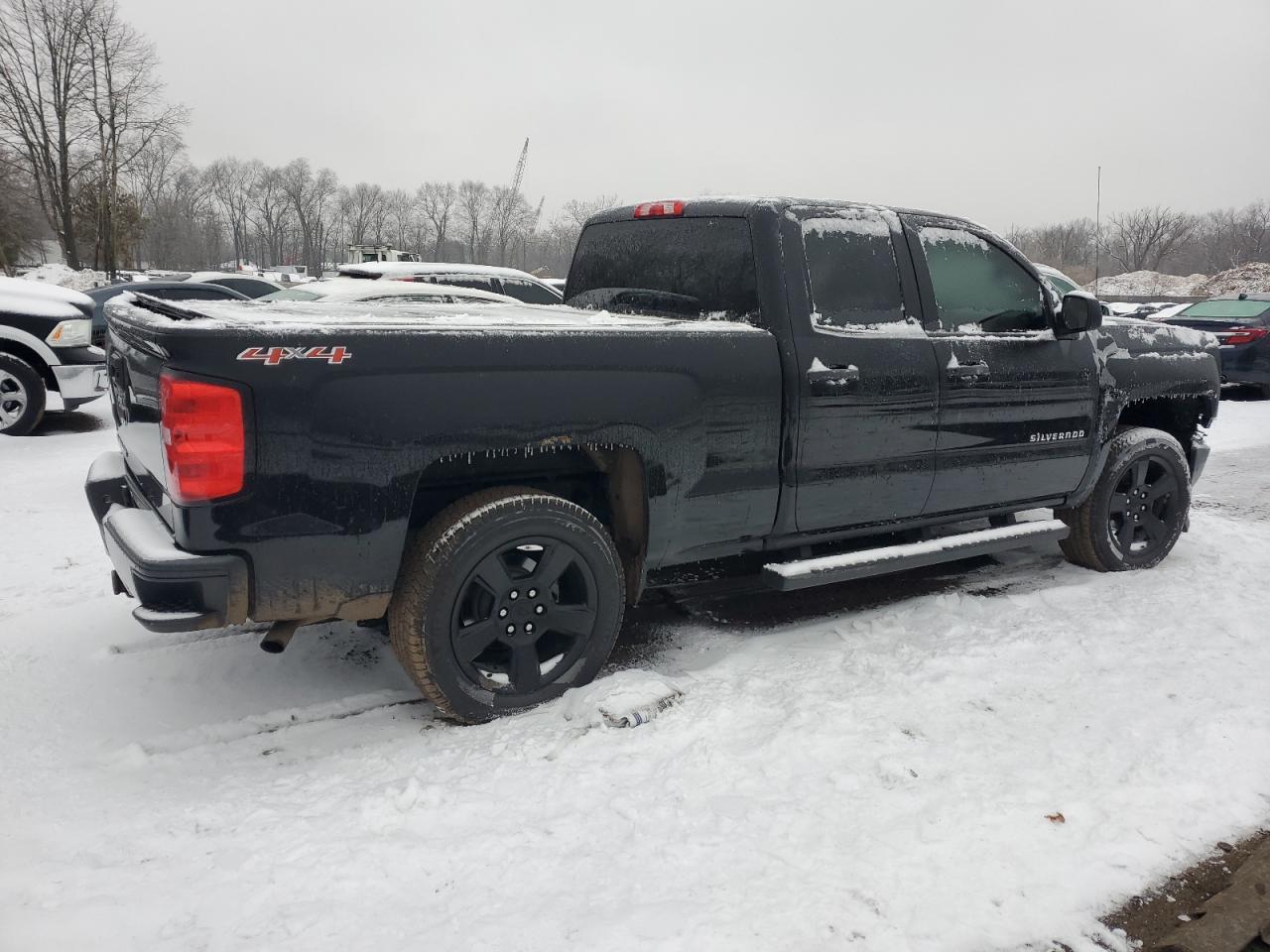 2015 Chevrolet Silverado - Image 3
