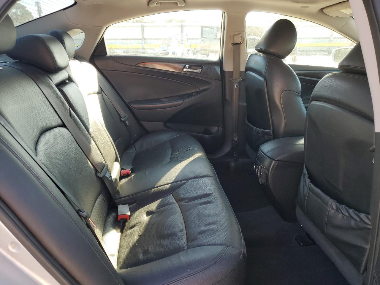 2014 Hyundai Sonata - Image 10