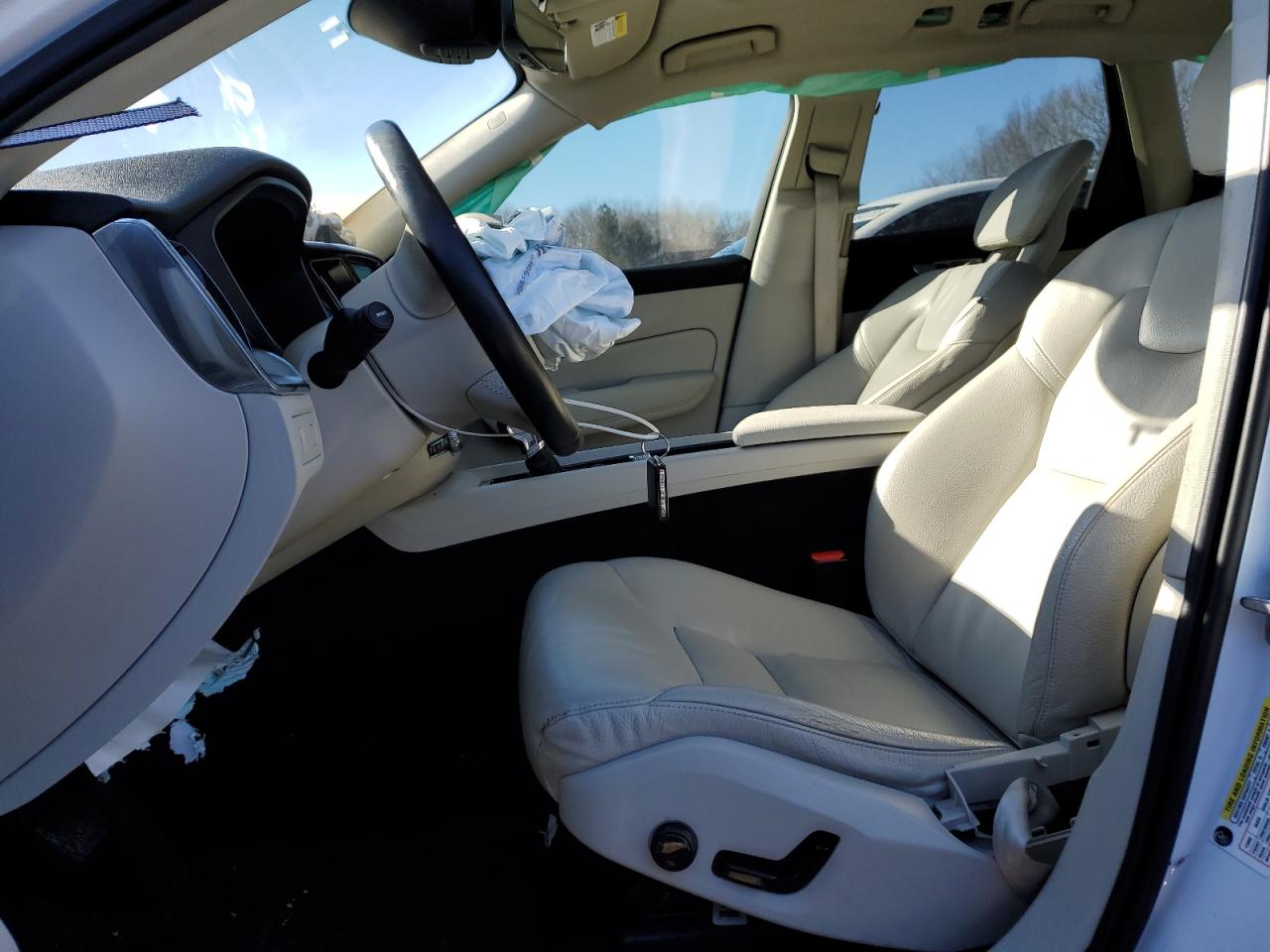 2018 Volvo XC60 - Image 7