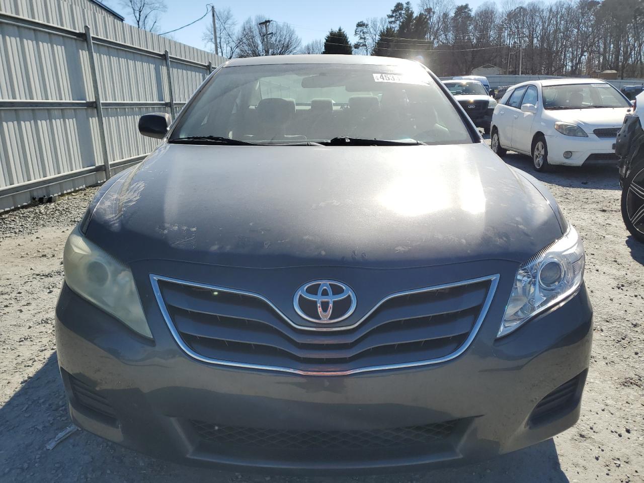 2011 Toyota Camry - Image 5