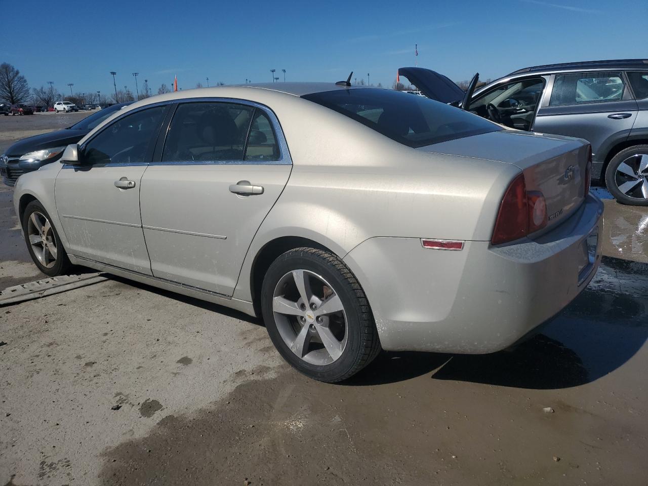 2011 Chevrolet Malibu - Image 2
