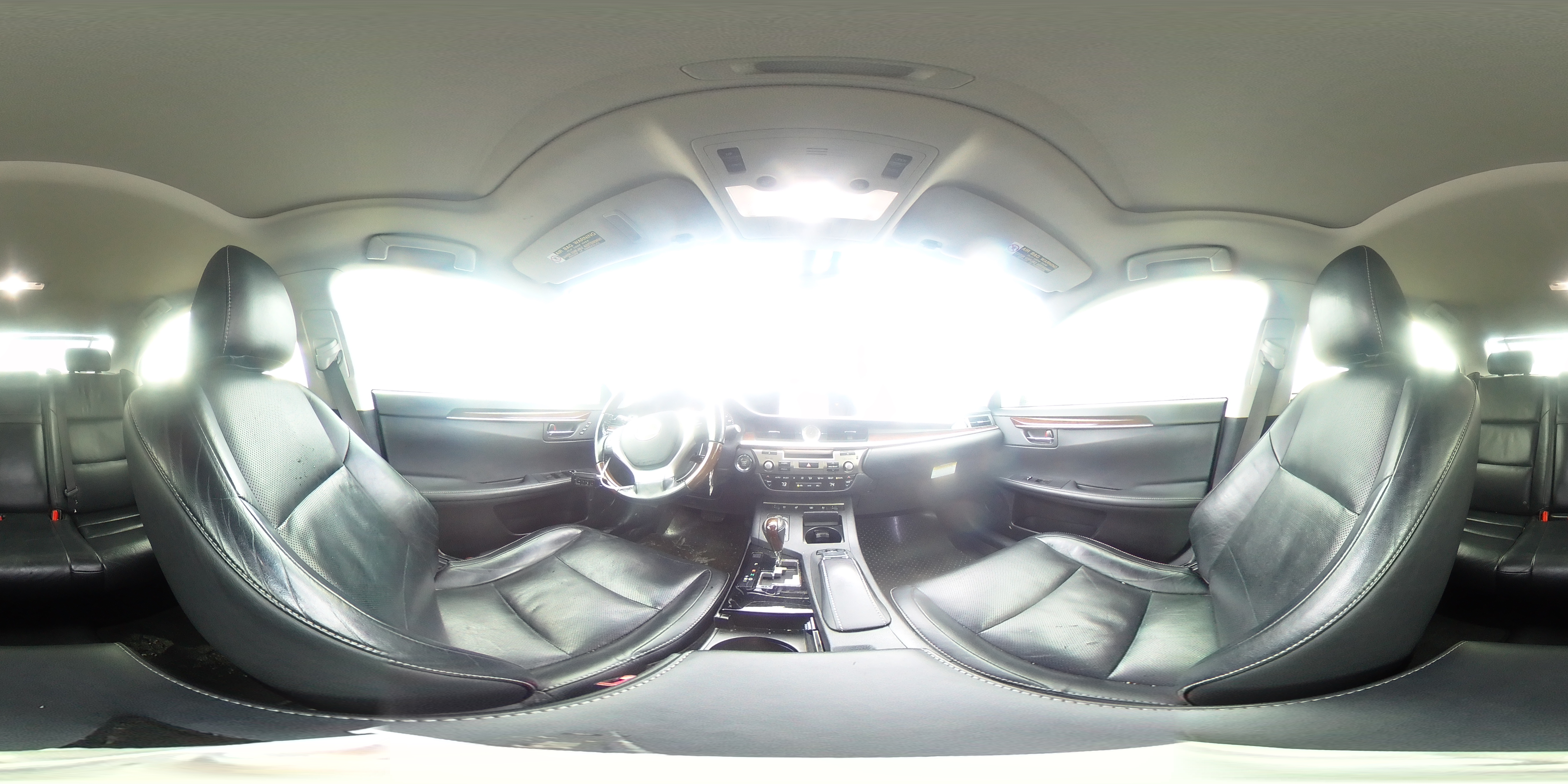 2015 Lexus ES - Image 13