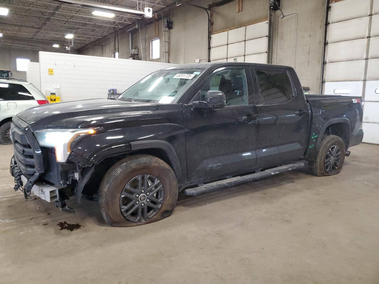 2024 Toyota Tundra Crewmax Sr for Sale in Blaine, MN - Front End