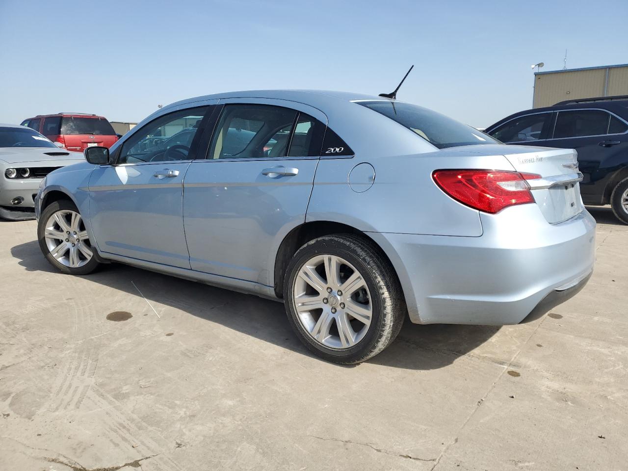 2013 Chrysler 200 - Image 2