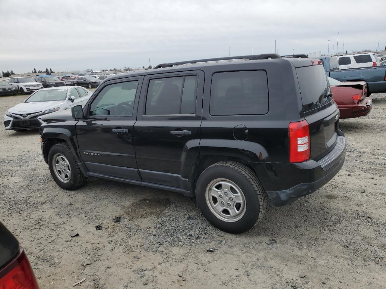 2017 Jeep Liberty (Patriot) - Image 2