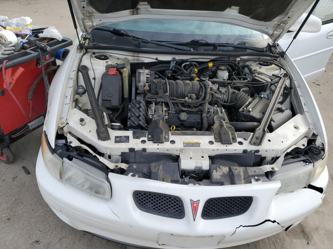 2002 Pontiac Grand Prix - Image 11