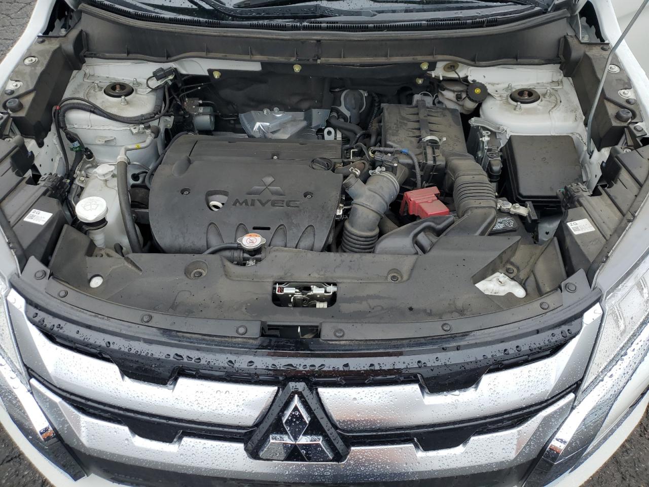 2021 Mitsubishi Outlander - Image 12