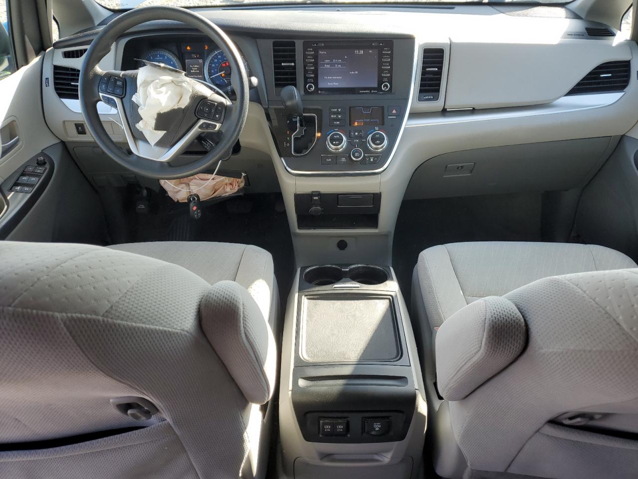 2018 Toyota Sienna - Image 8