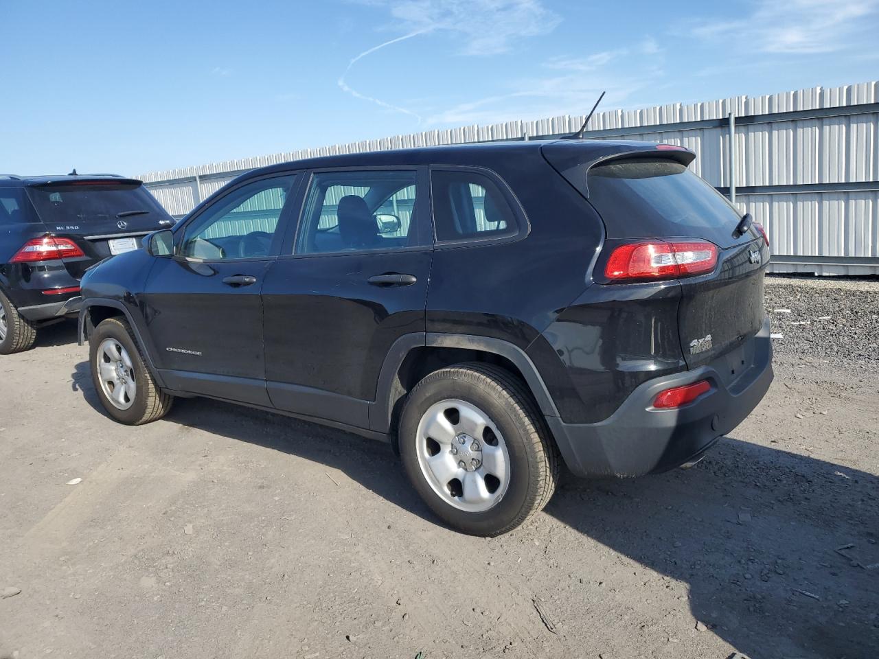 2017 Jeep Grand Cherokee - Image 2