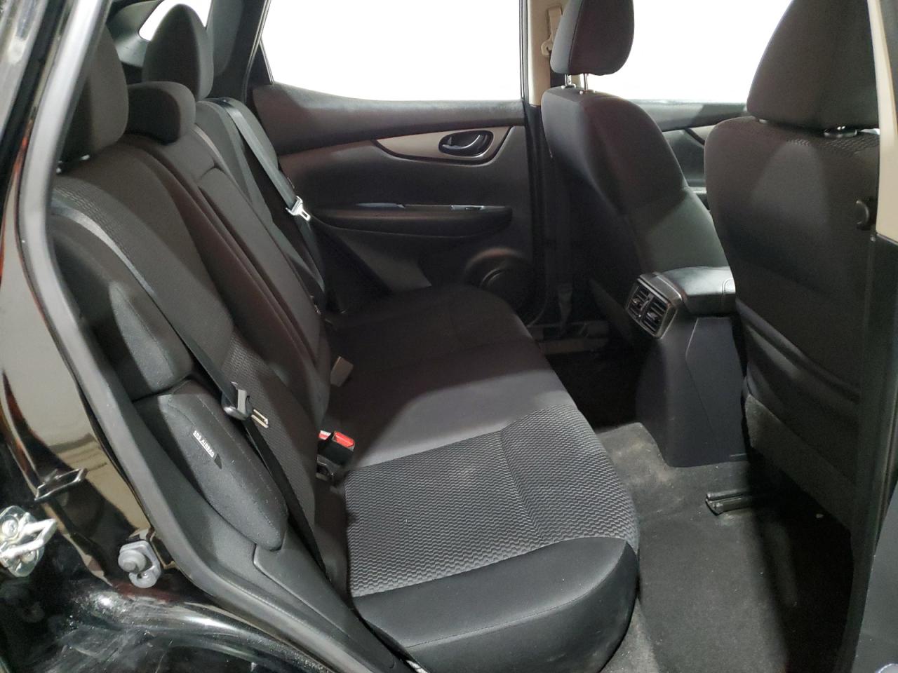 2020 Nissan Rogue - Image 11