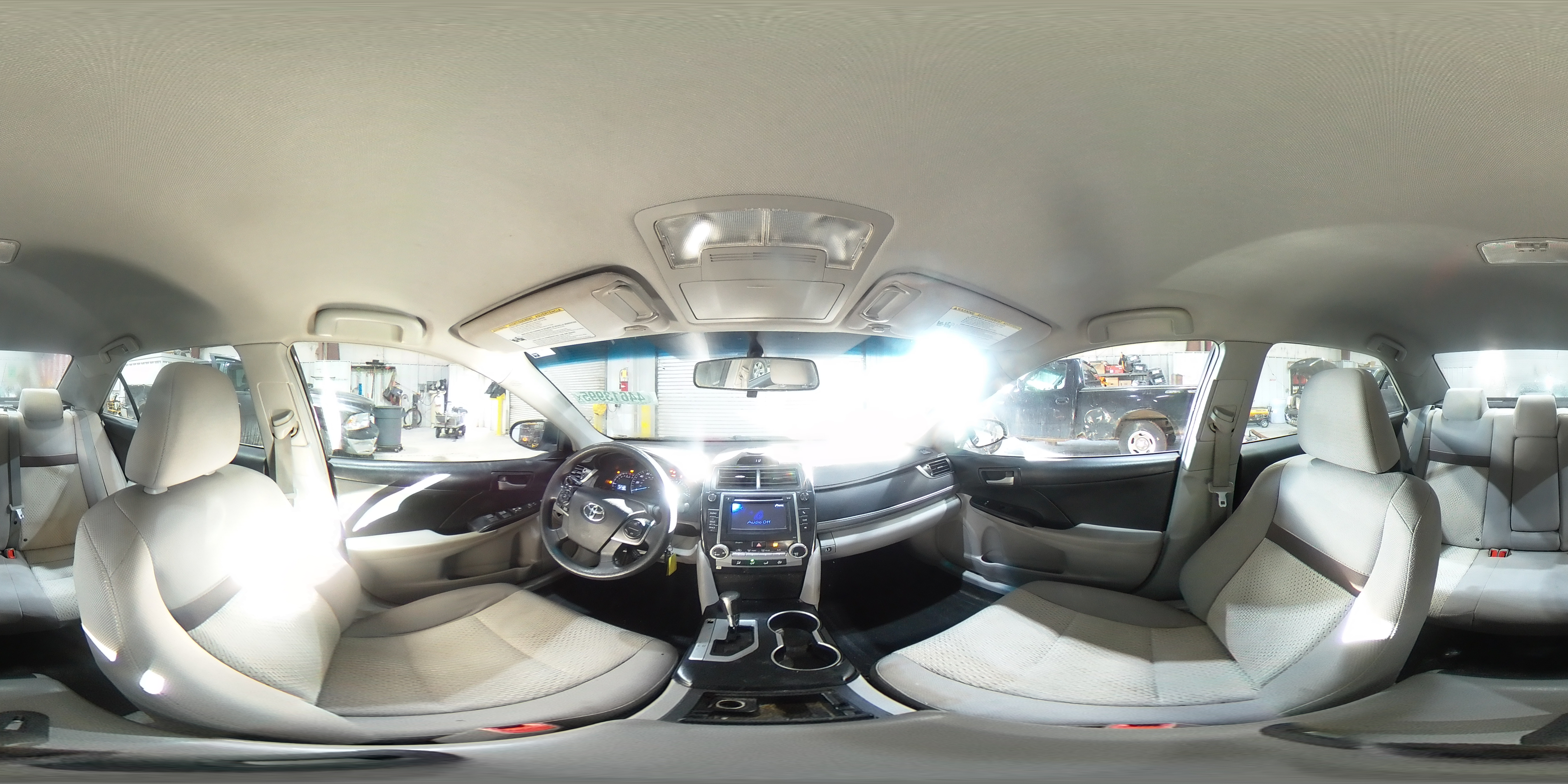 2014 Toyota Camry - Image 13
